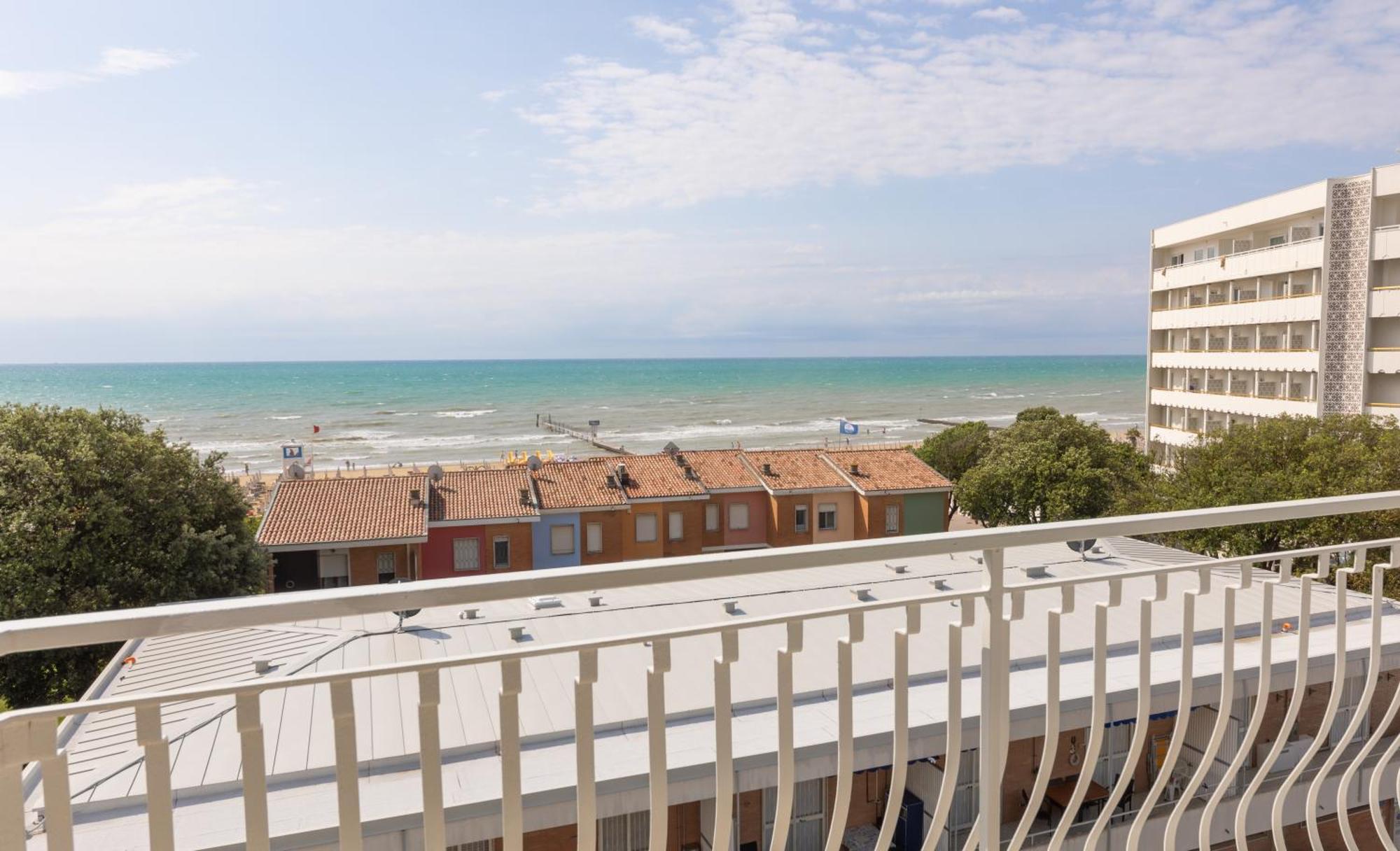 Hotel Nember Lido di Jesolo Exterior photo